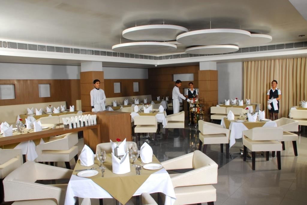 Kiranshree Portico Hotel Guwahati Bagian luar foto
