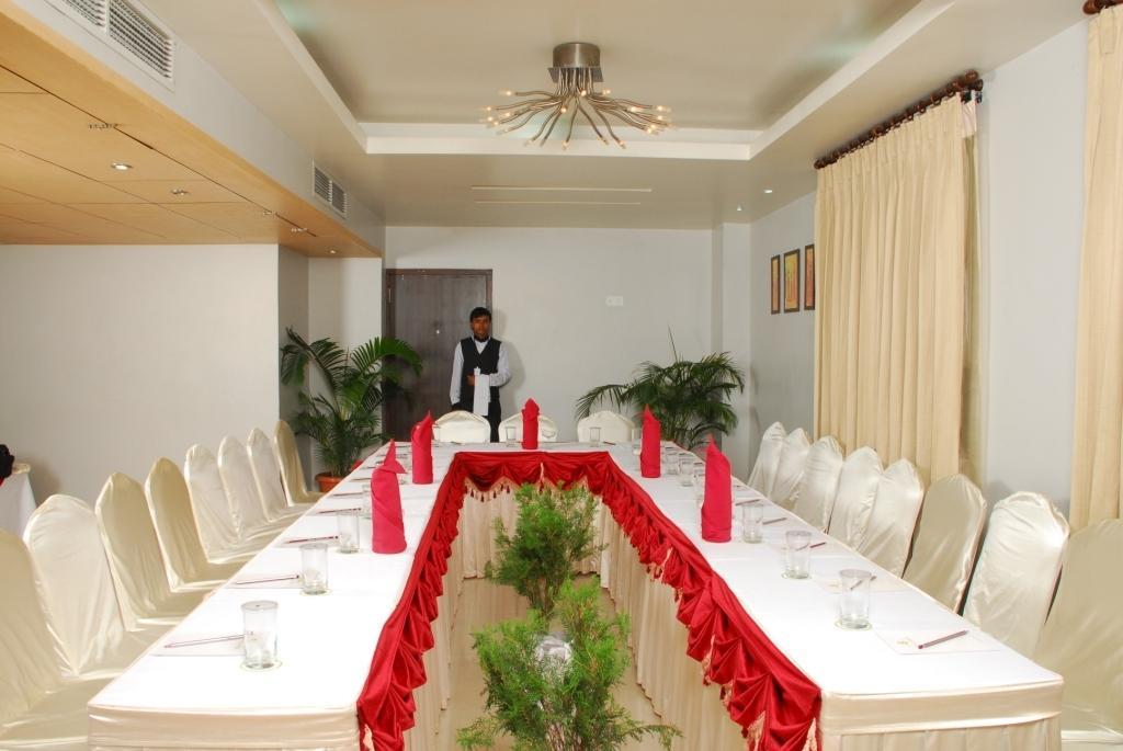 Kiranshree Portico Hotel Guwahati Bagian luar foto