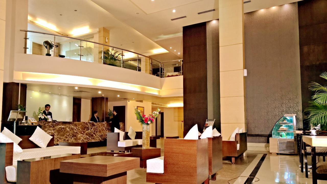 Kiranshree Portico Hotel Guwahati Bagian luar foto