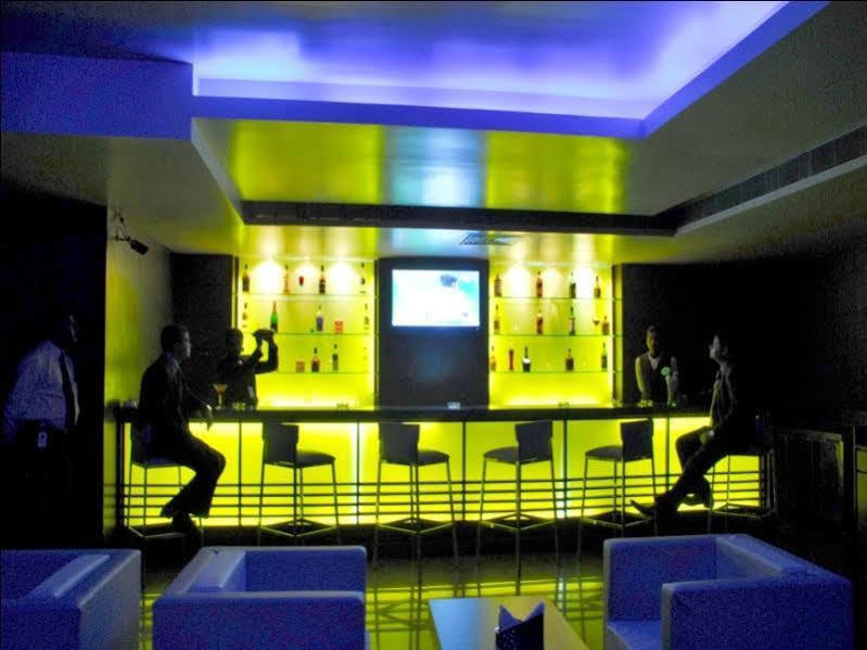 Kiranshree Portico Hotel Guwahati Bagian luar foto